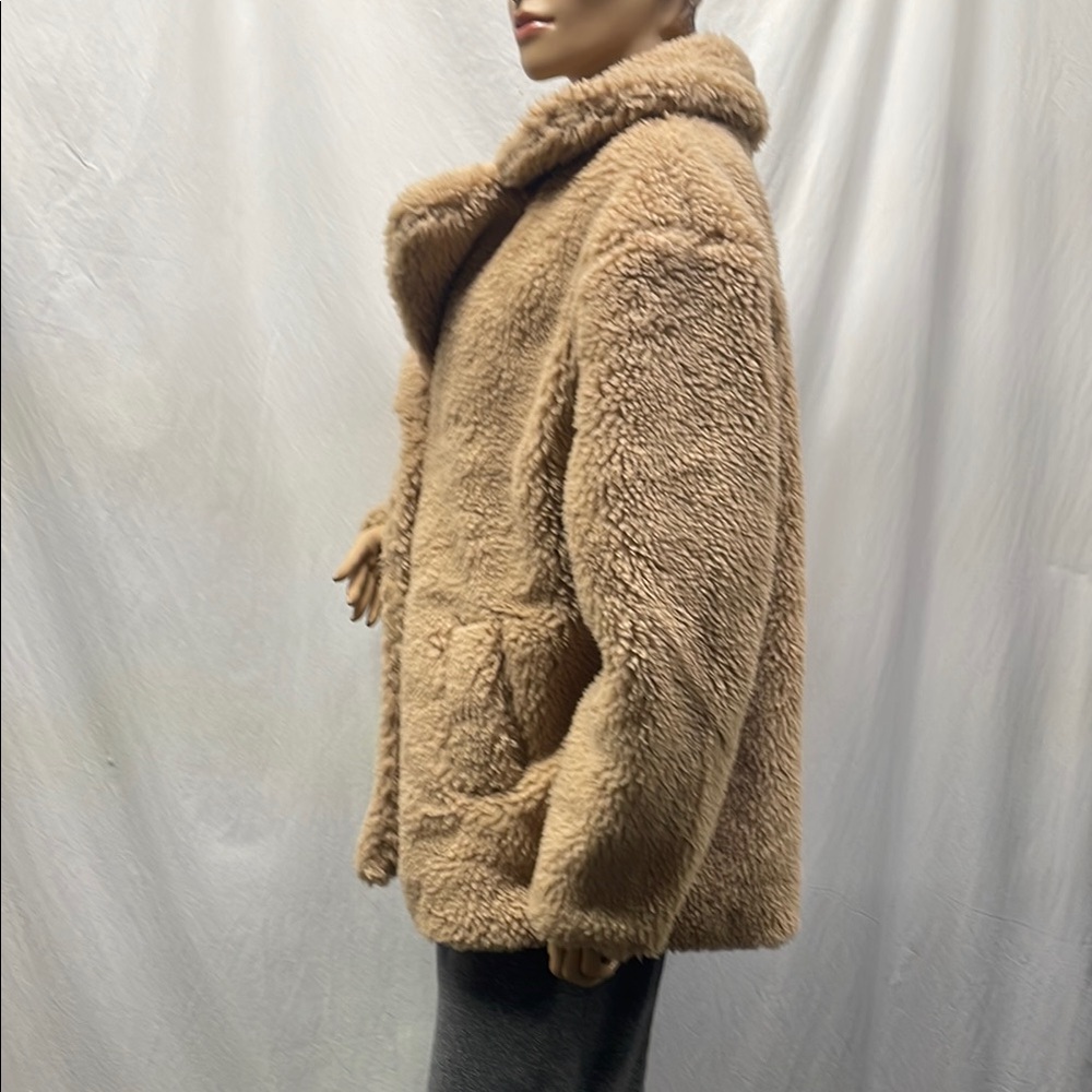 Vigoss Women's Tan Faux Fur Jacket NWOT - Picture 7 of 10